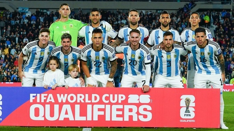 Sin Messi, Argentina pone primera