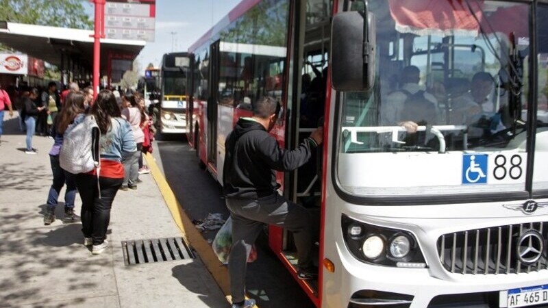 Se viene un aumento del boleto de colectivo