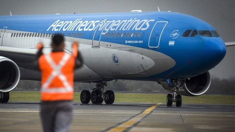 Aerolneas Argentinas: la amenaza de los gremios