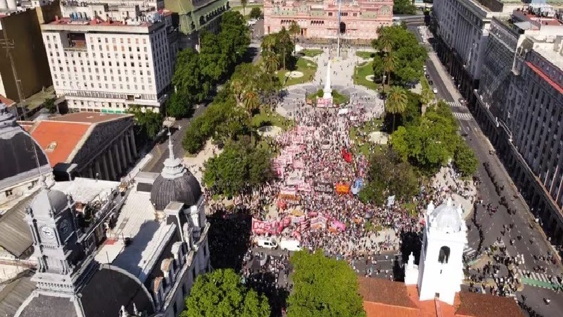 Incidentes en Plaza de Mayo: hay 2 detenidos