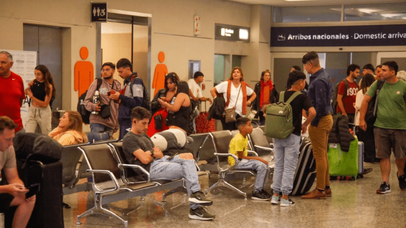 Paro: vuelos cancelados y malestar en el aeropuerto