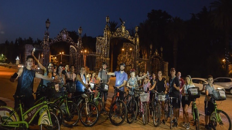 Llega el bicitour nocturno a la Ciudad de Mendoza