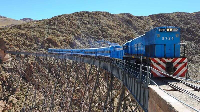 Turiste en Tren a las Nubes