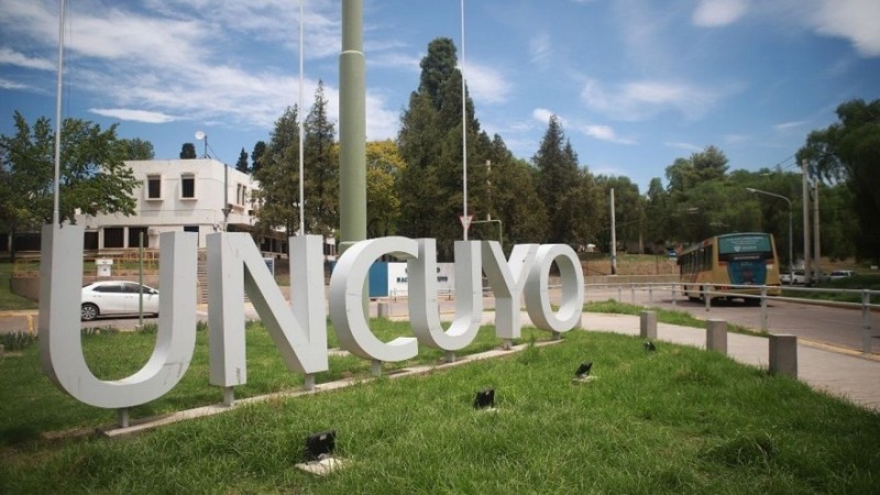 UNCuyo: piden que la Universidad no pague los servicios