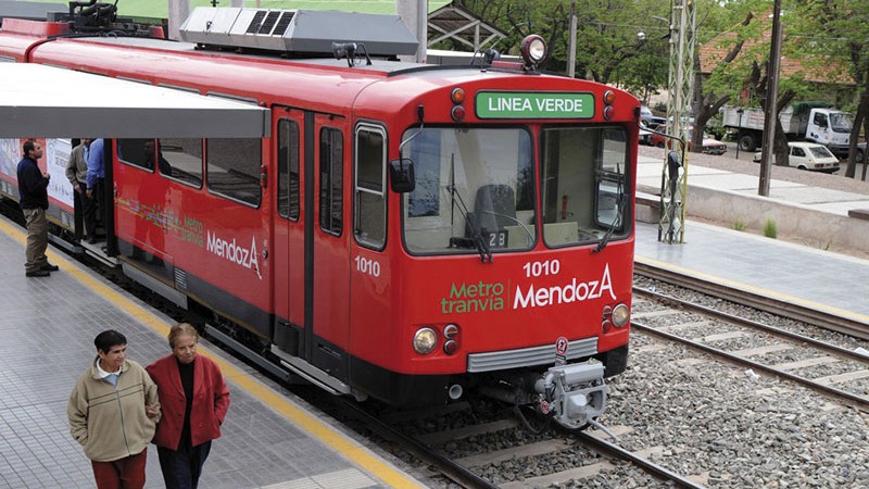 Metro con tarjeta, celulares e incluso relojes