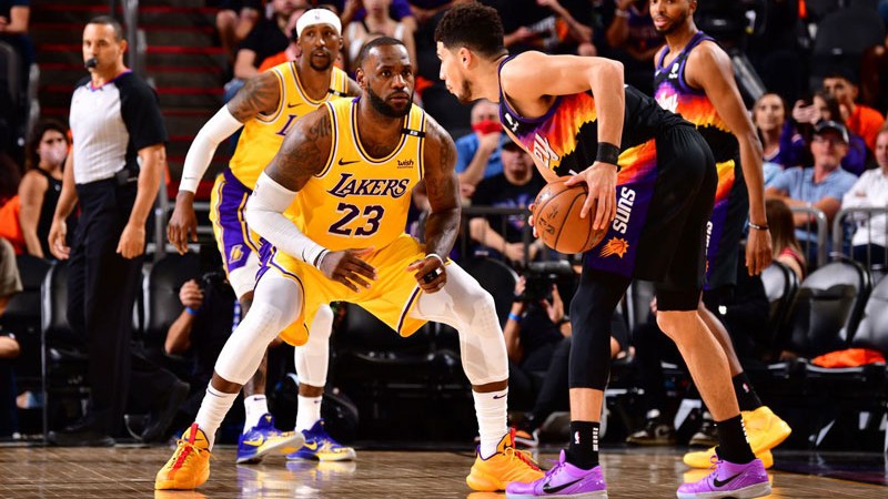 Los campeones y LeBron, a mirarla por TV
