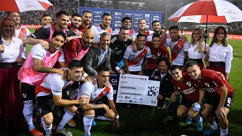 River gole y avanz en su debut copero