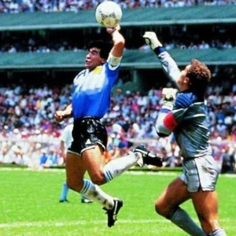 La camiseta de Diego Maradona generará una subasta histórica