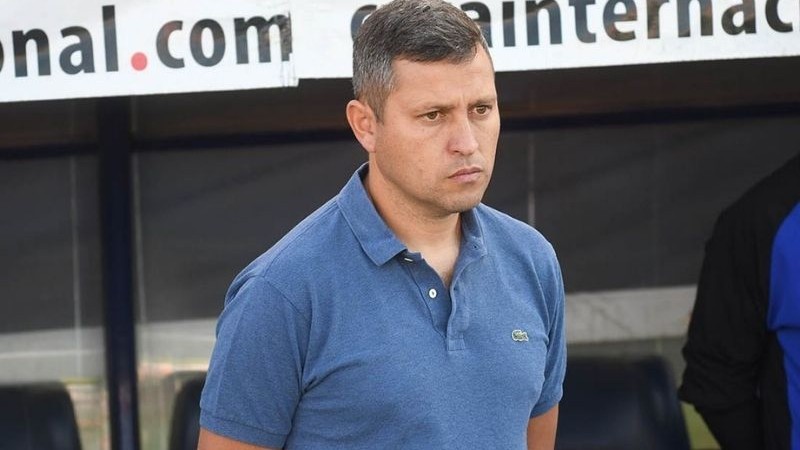 Diego Flores cerr su etapa en el Tomba