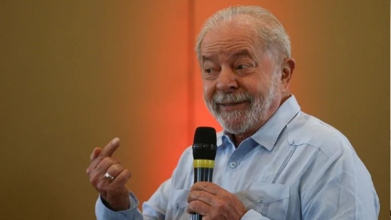 Lula Da Silva se lanza como precandidato presidencial