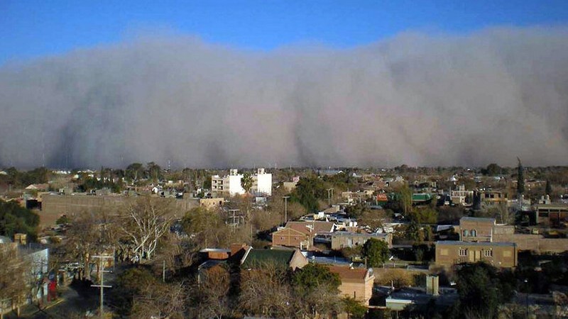 Domingo caluroso y alerta por viento Zonda