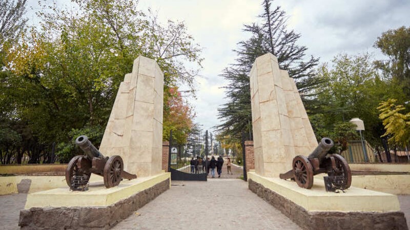 En el Mes de los Monumentos, el departamento de Las Heras se suma con Huellas de Nuestra Historia. Son circuitos didcticos gratuitos, destinados a estudiantes de nivel terciario. Mendoza,sbado 4 de mayo de 2019. (Marcelo Aguilar)
