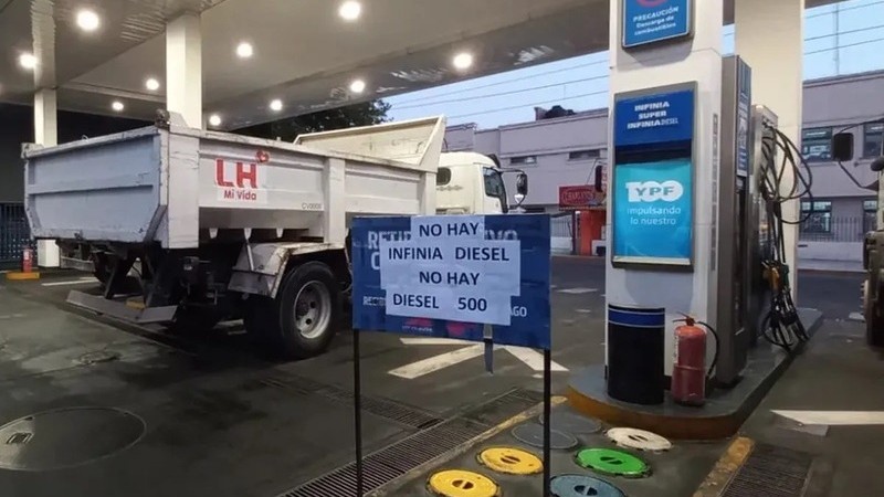 Mendoza en alerta naranja y muchas provincias sin gasoil