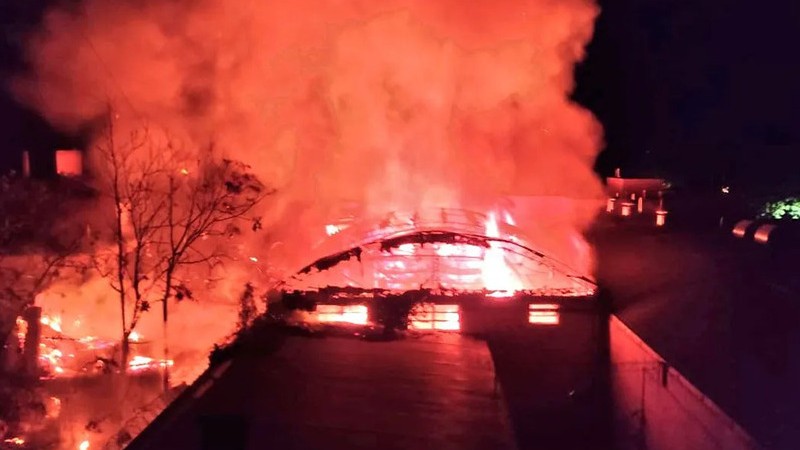 Se incendi la Enkosala Gladys Ravalle y termin con perdida total
