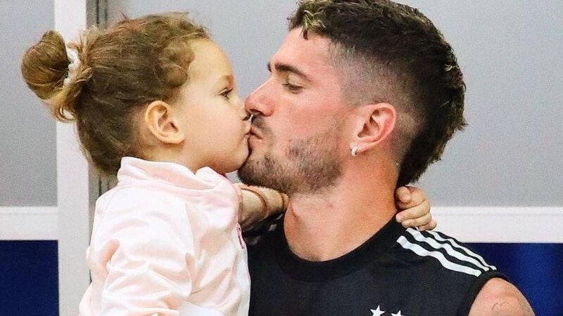 ¡Escándalo! De Paul presentó su hija a Tini y Homs explotó