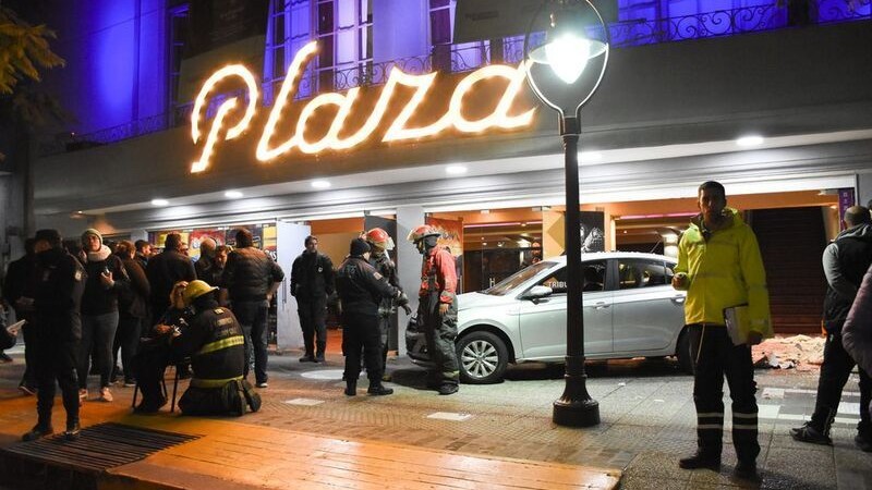 Imputaron al conductor del accidente en el Teatro Plaza
