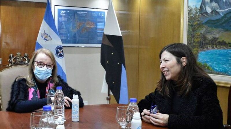 Antes de renunciar, Batakis dej una deuda millonaria con China