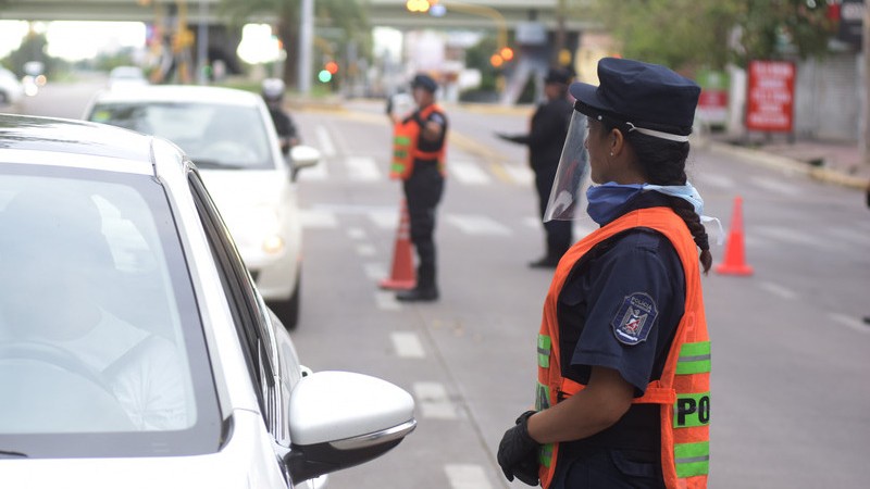 Mendoza 02-04-2020 El ministro de Seguridad, Ral Levrino, el Director General de Policas, Roberto Munives entregaron los Protectores Faciales a Policas&#x201D;
