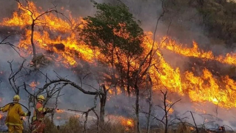 Contuvieron 3 incendios en  Punilla y Traslasierra