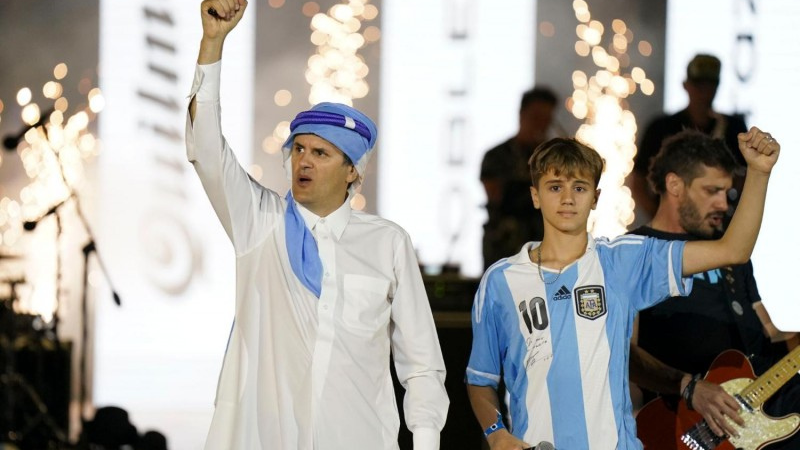 Ciro y Los Persas toc para los hinchas en Qatar