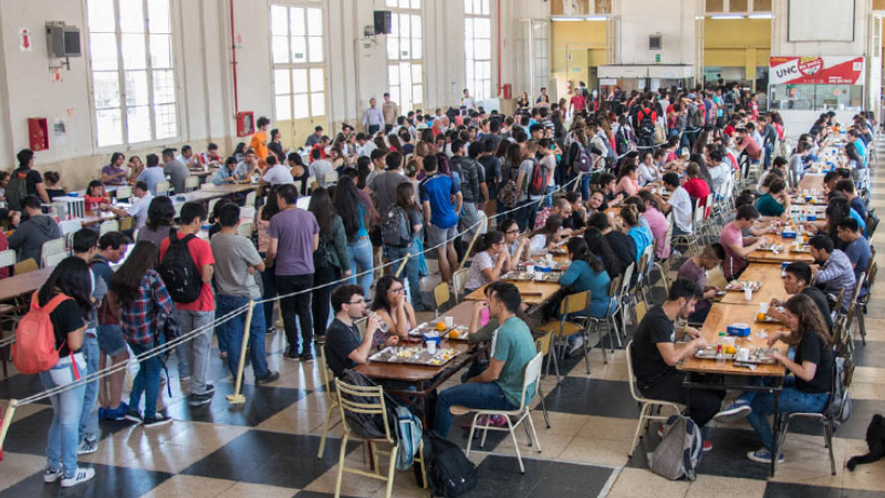 Comedor Universitario: Comer por $348