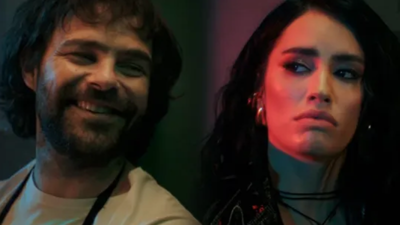 Lali deluxe con Peter Lanzani