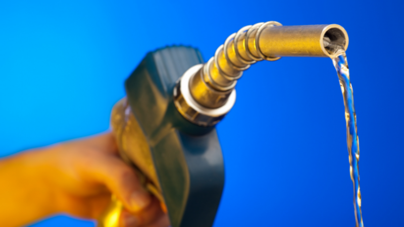 Cay el consumo del combustible en Mendoza