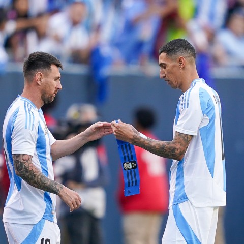 Se busca capitán