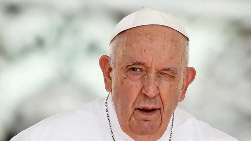 Polmica foto del Papa Francisco