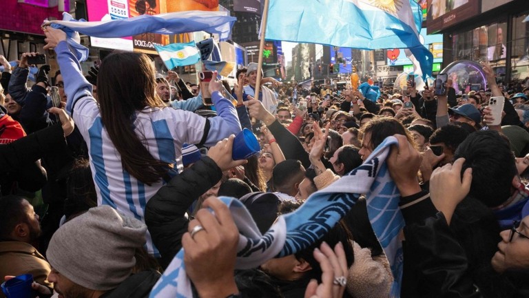 Así fue el banderazo en New York