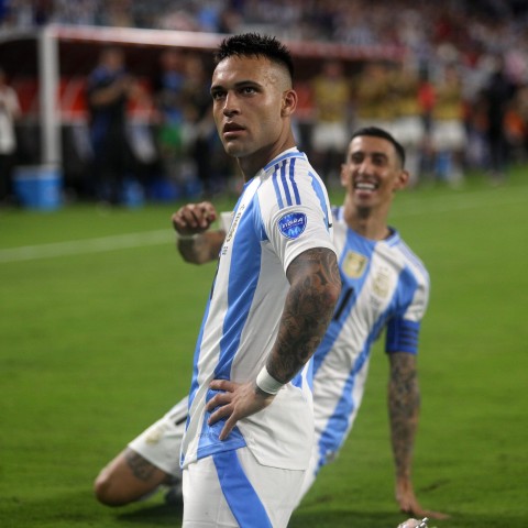 Atentos esta noche, se define el rival de Argentina
