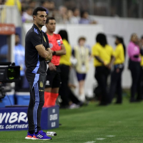 Scaloni patea el tablero