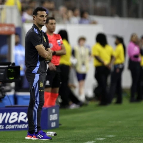 Scaloni patea el tablero