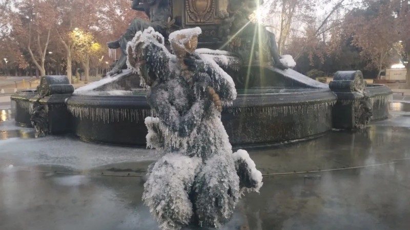 El fro congel hasta la Fuente de los Continentes