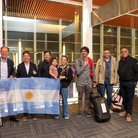 Los diplomáticos argentinos ya están en casa