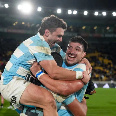 Los Pumas taclearon a los All Blacks