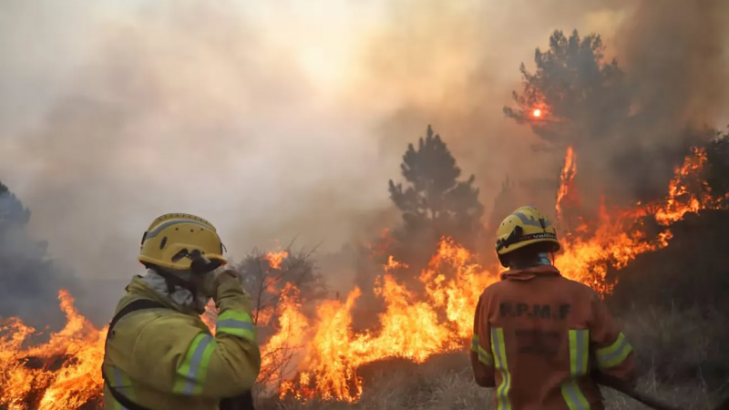 Aprendieron a un hombre por el incendio en Calamuchita