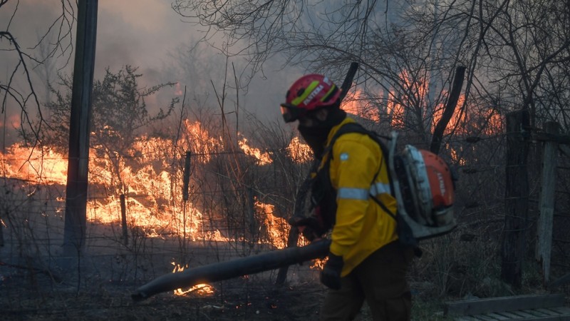 Incendios imparables, ahora en Tiro Federal y Ambul