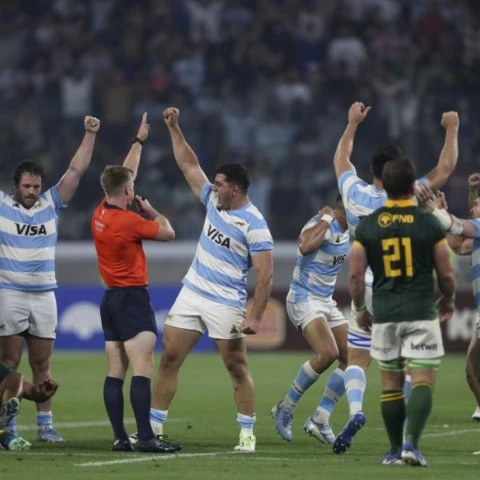 Los Pumas patean el tablero