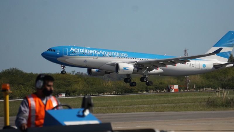 Milei privatizar Aerolneas Argentinas por decreto