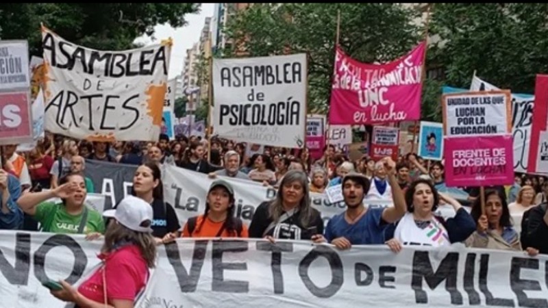 Estudiantes marchan en Crdoba