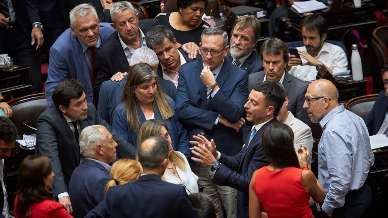 Se rompió el bloque radical