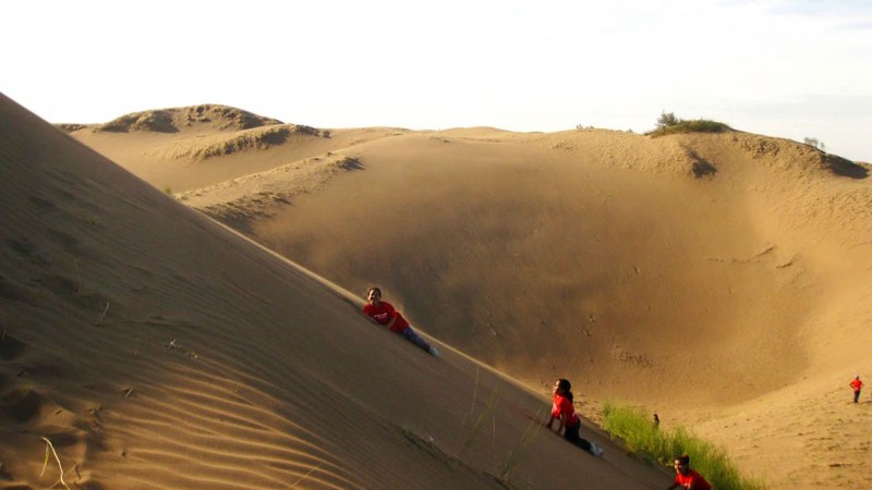 Vistas impresionantes y una experiencia muy particular en el Sahara de Mendoza