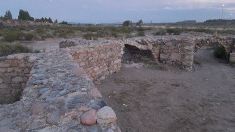 Este desconocido lugar de Mendoza es un monumento al abandono y una gran visita