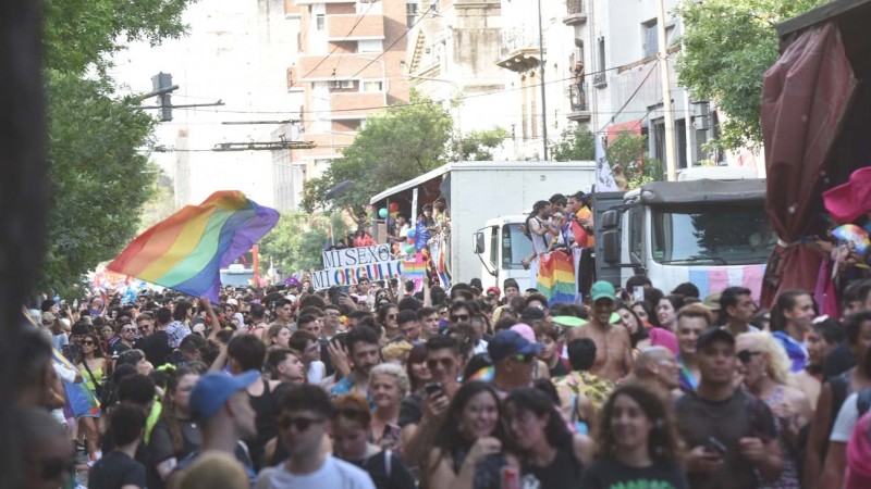 Multitudinaria marcha del orgullo 