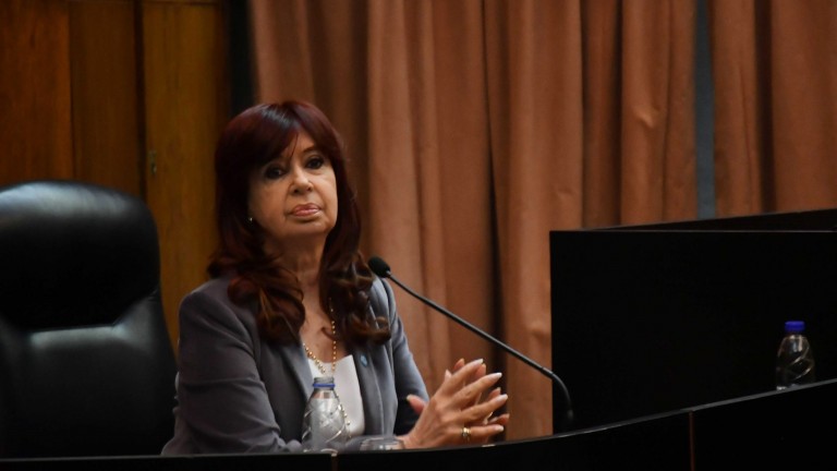 CFK: ¡Domiciliaria y sin tobillera electrónica, por favor!