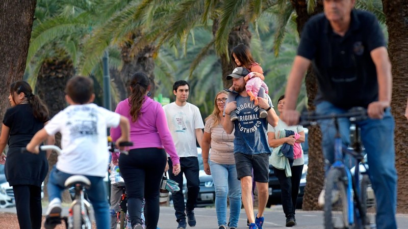 Colectivos, comercios y ms: as se vive el 25 en Mendoza