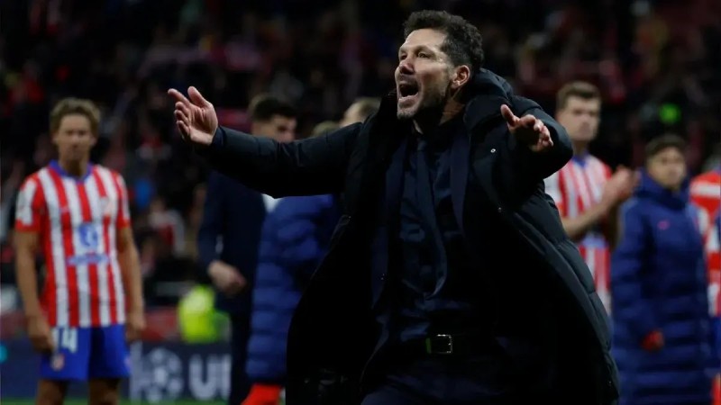 Simeone explot de furia por el penal de Julin