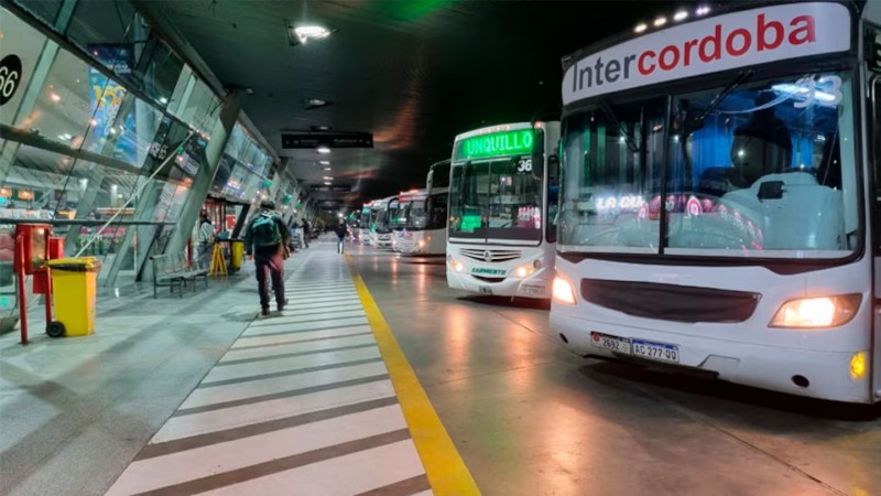 Desde el viernes, rige un nuevo incremento en los colectivos interurbanos