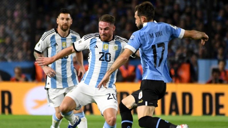 La Seleccin Argentina visita a Uruguay con el sueo de la clasificacin: horario, TV y formaciones